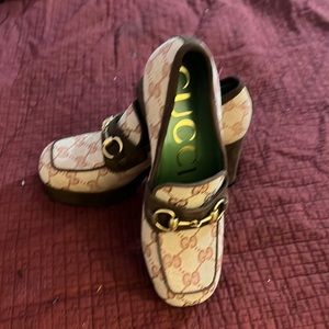 NEW Gucci Heeled loafer type shoe 35 7.5